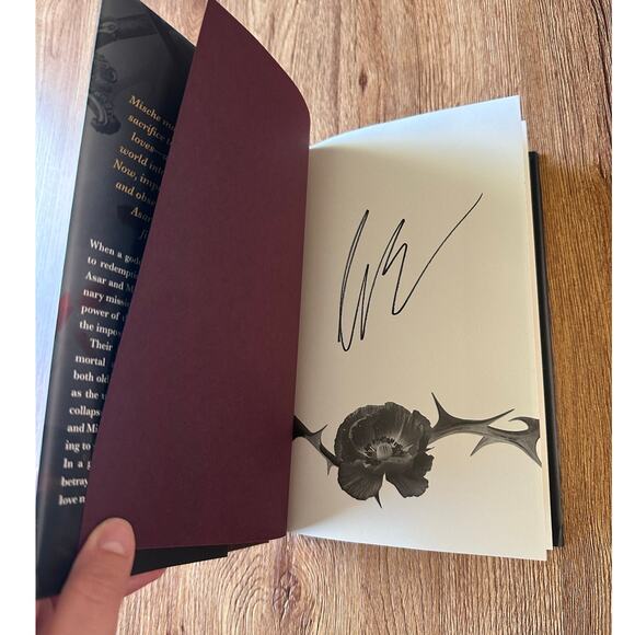 Barnes & Noble Signed The Fallen & The Kiss Of Dusk By Carissa Broadbent - Picture 2 of 8